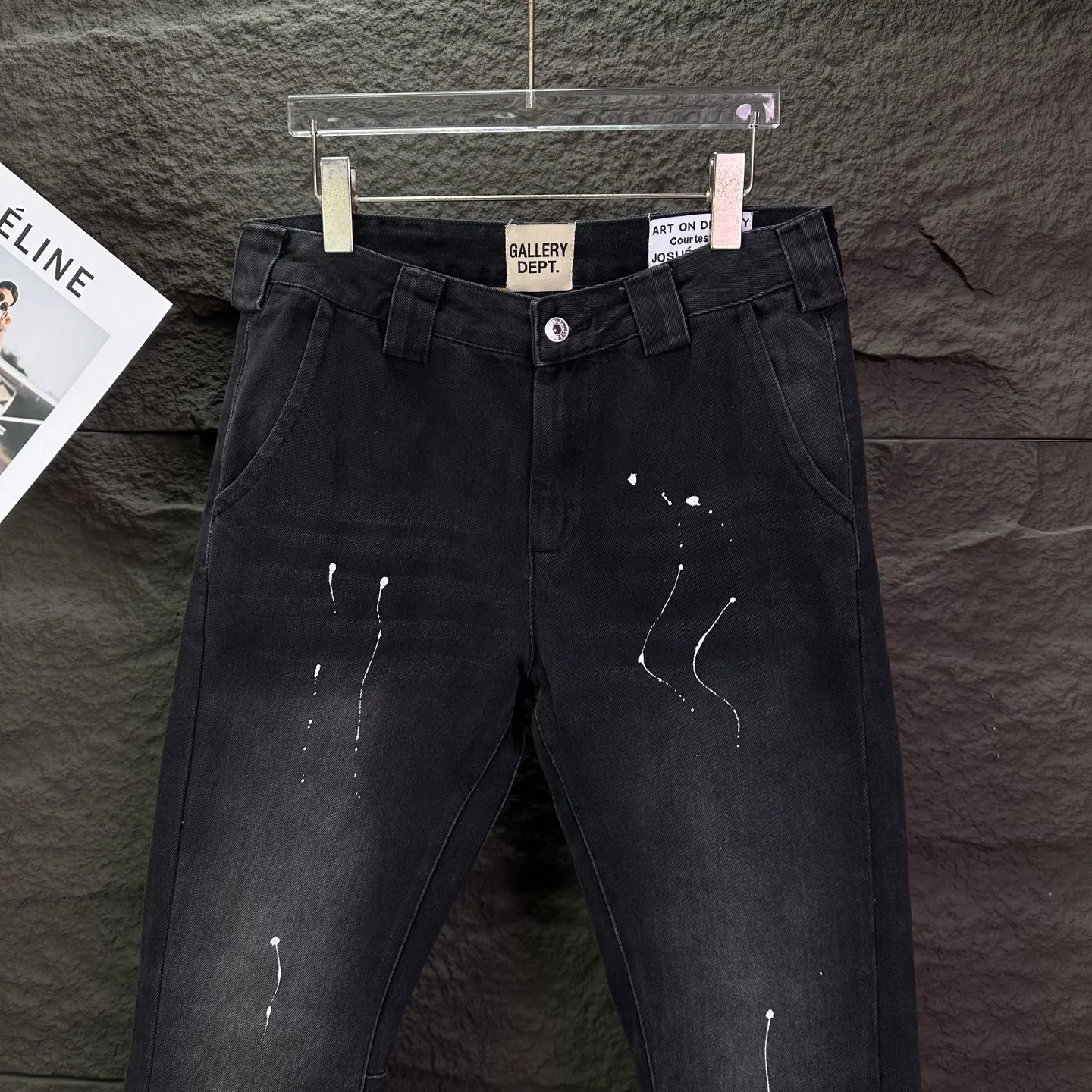 P250 GALLERY DEPT. 2026 New Retro Splashed Ink Splicing Couple Style Washed Loose Bootcut Jeans 🔥High Version🔥High Version🔥 Top Ceiling Quality Styles with different washed textures are very friendly to people with thin legs and thick legs. The bootcut version is very flattering to the leg shape. Moderate length that never goes out of style, easy and casual to match, basic styling for various styles, a must-have in the wardrobe! The fabric is stiff but also makes the upper body soft without losing texture. The washing process is even more perfect. It is a must-have item for everyone! ! ! Washed wheat, hang tag, pants label, three complete labels, color: black, size: 28, 30, 32, 34, 36 (five sizes)